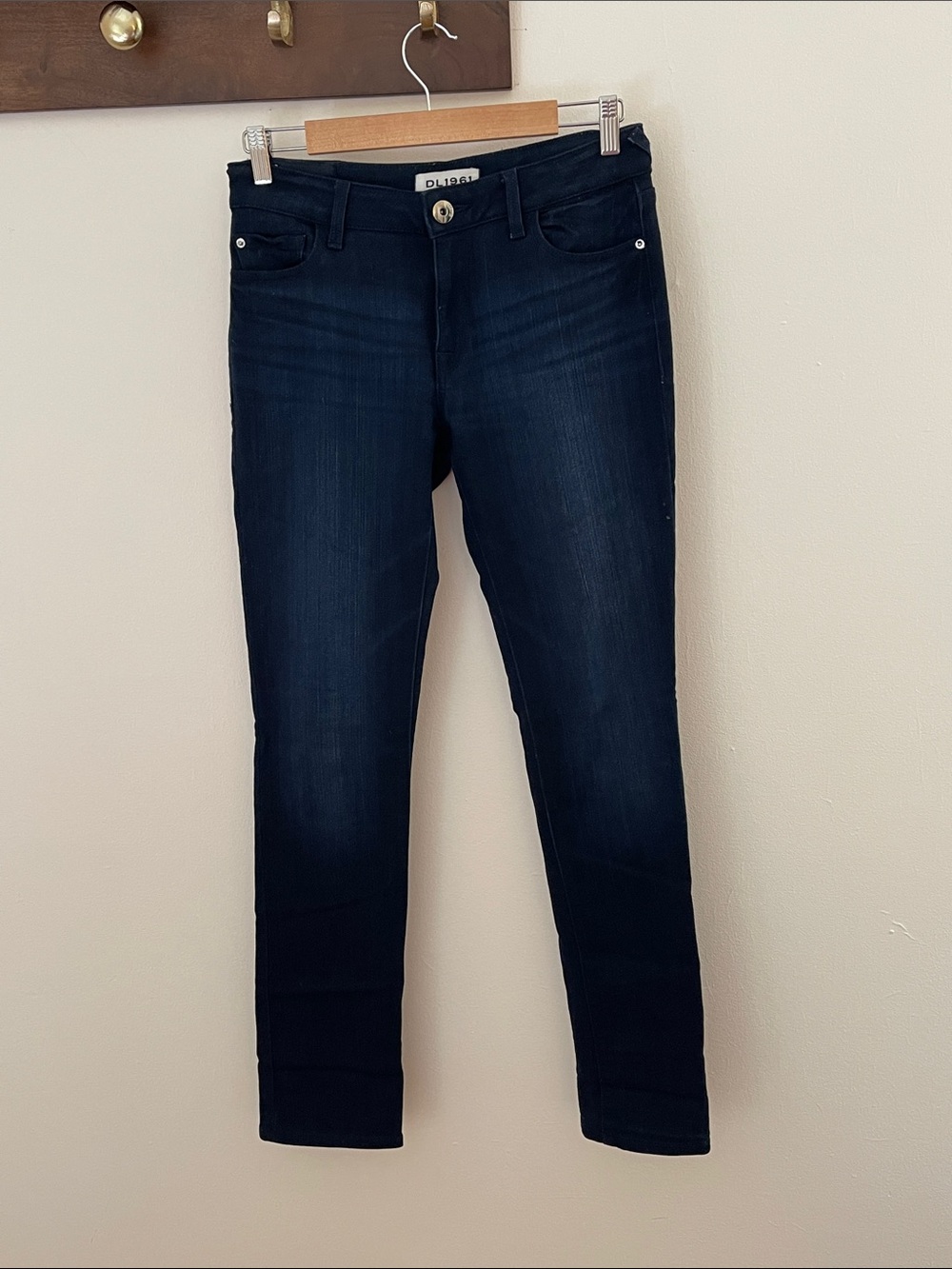 DL1961 Nicky Mid Rise Cigarette Jeans Dark Wash Smart Denim 28